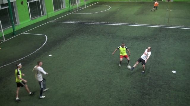 Лига CityFootball. Зима 22/23. Первая Группа. Третий тур. Нескучный Сад - Столица смотреть онлайн