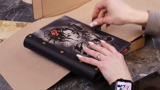 Блокнот А5 "Сакура" Лакированный в кожаном переплете. Лазерная гравировка. Ручная работа. смотреть онлайн