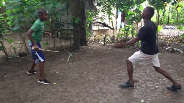 Vladimir & Frandi demonstrating "Basilik style" ~ Haitian Machete Fencing (Summer 2021) смотреть онлайн