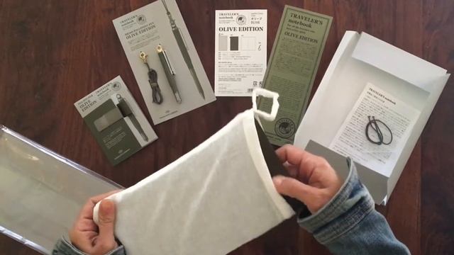 Olive Travelers Notebook Unboxing смотреть онлайн