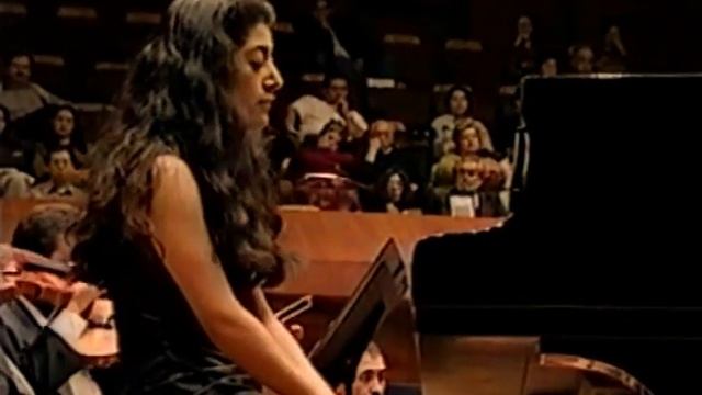 Claudia Corona - Pascal Rogé: II. Larghetto from Poulenc's Concerto for two Pianos смотреть онлайн