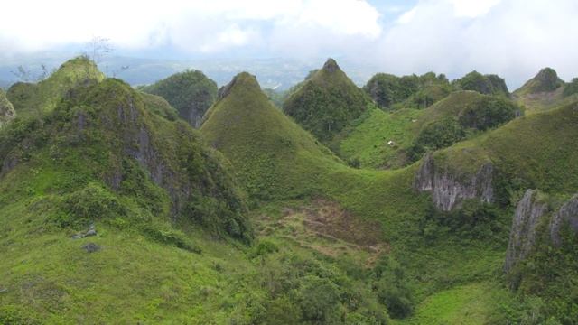 OSMENA PEAK 🇵🇭The Chocolate Hills of CEBU ISLAND? смотреть онлайн