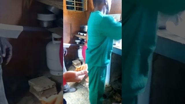 EL QUE OPERA CON UN PACHETE EN CUBA смотреть онлайн