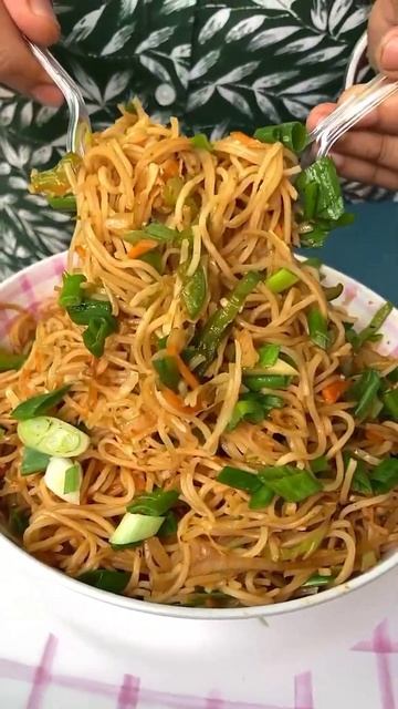 noodles #shorts #noodles #yipeenoodles #ytshorts #manifoodhut смотреть онлайн