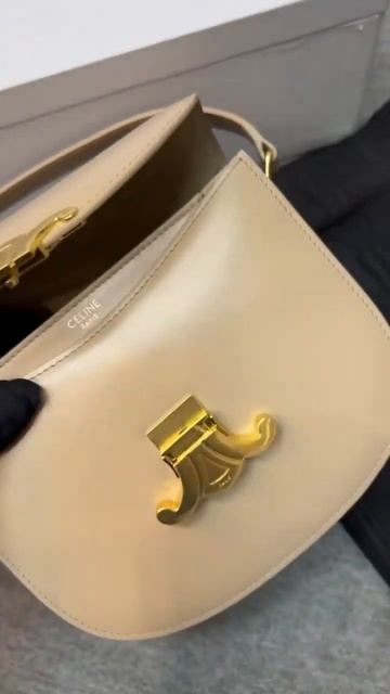 Celine сумка 2023 смотреть онлайн