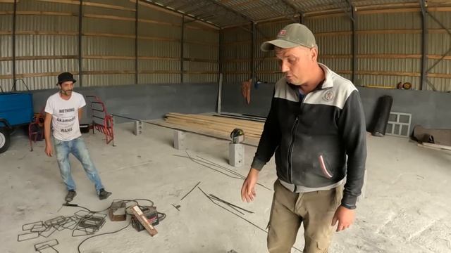 Арматура гнеться,сарай робиться,хачапурі в тандирі шквариться,Рустам шукає робачіх шаурміст,шашличн смотреть онлайн
