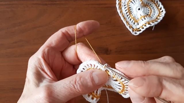 Złote serduszko 3D (11cm, 13cm) akryl 8cm,10cm, szydełko. Author Renia K. Heart crochet tutorial. смотреть онлайн