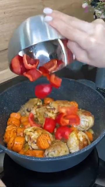 Вкусная курица в соусе на сковороде, которая понравится всем смотреть онлайн