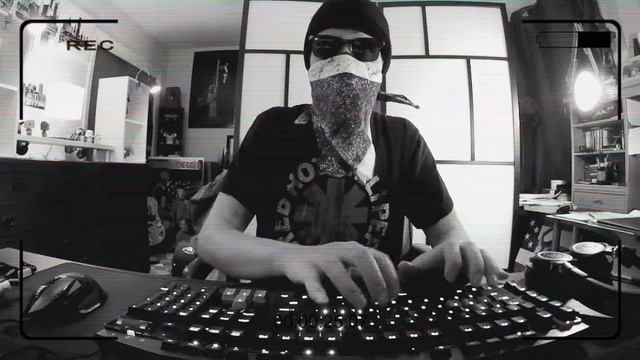 Hacker Disables Webcam with Hacking Gun смотреть онлайн