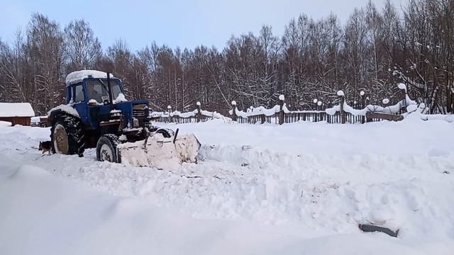 мтз 82 чистит снег , смотреть онлайн