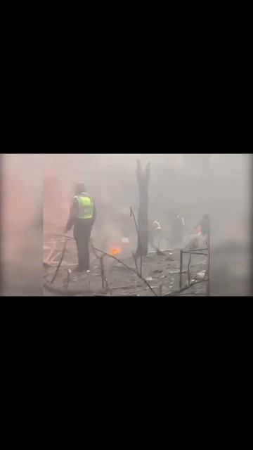 В жилой дом в Киеве попала ракета западного производства Обломок ракетыЗРК IRIS/T или NASAMS#украин смотреть онлайн