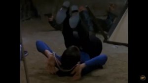 Woman agent breaks man’s neck with her feet (headscissors kill)