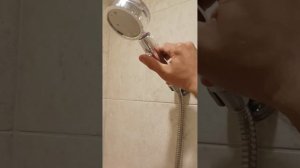 Лейка с кнопкой гонит ваши горячую воду соседям в туалет