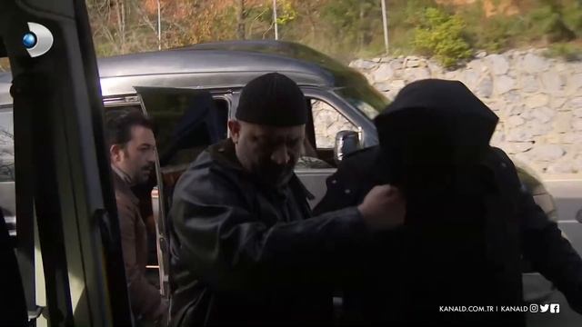 Rıza Baba ile Mesut arasında büyük kavga! Arka Sokaklar 607. Bölüm смотреть онлайн
