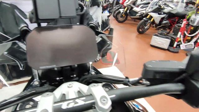 BMW R 1300 GS Triple BLACK Moto Aziendale Km 0 FULL - MOTORVIP смотреть онлайн