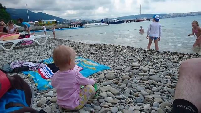 Лера в Геленджике на пляже смотреть онлайн