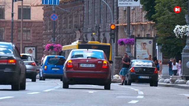 "Хроніки мегаполісів": Як виглядають та чим відрізняються парковки у різних містах України? смотреть онлайн