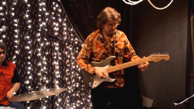 Los Aculos- Strange Face (Tito & Tarantula cover) смотреть онлайн