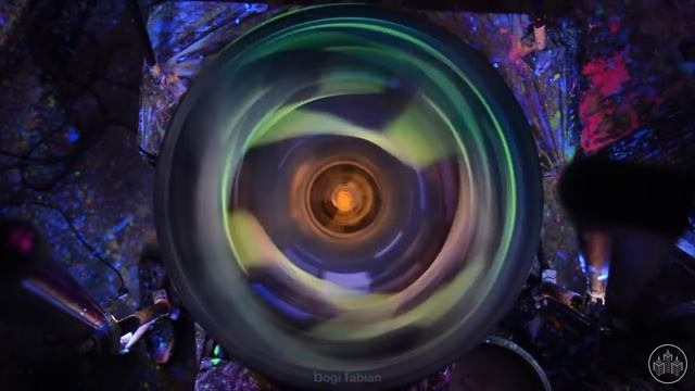 Hypnotic Paintings on a Spinning Potter's Wheel (part 2) by Bogi Fabian смотреть онлайн