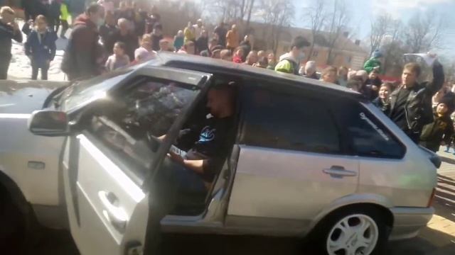 28.03 Выставка Автомобилей . СДЕЛАЙ ЗВУК ТИШЕ ИНОГДА БУДЕТ ОЧЕНЬ ГРОМКО. смотреть онлайн