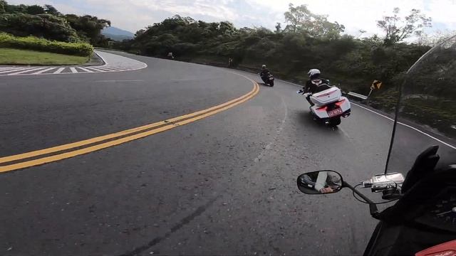 【環島旅行】騎重機環島 ZX-14 GOLDWING DL1000 Tmax 530 GoPro拍攝 смотреть онлайн