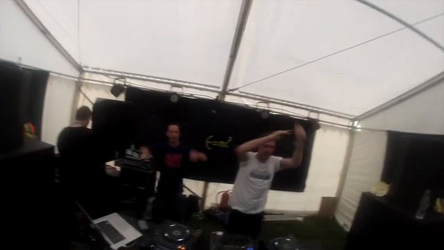 WAYNE SMART AND AARON JAMES XSF 2015 SHINE TENT смотреть онлайн