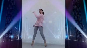 Романтичный танец на каблуках красавицы Цин Цин(Qingqing) под Cher Lloyd - M.I.A  #青青