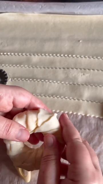 SICILIANI CREATIVI - Ciambelle Di Mele In Pasta Sfoglia  - Apple Donuts Pastries #shorts