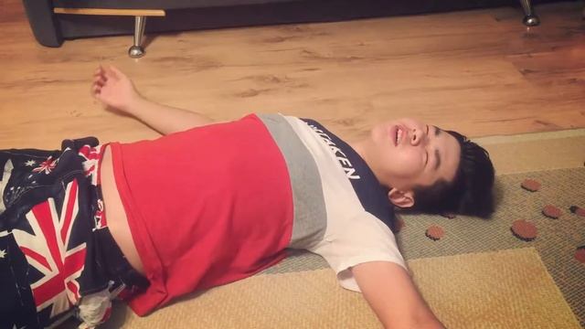 КАРОЧЕ ГОВОРЯ, КАНИКУЛЫ (Я ЗАКОНЧИЛ ЧЕТВЕРТЬ, В ШКОЛУ, КАНИКУЛ, ПЯТЁРКА, ЭКЗАМЕНЫ, ) Mak, ИККЕРО смотреть онлайн