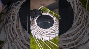 Красивое донышко в кашпо из ротанга.