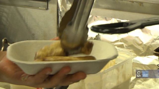 Calgary Stampede Roving Reporter - New Food: Kit Kat Fries смотреть онлайн