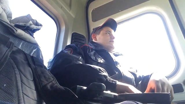 Мент жестко тупит в маршрутке смотреть онлайн