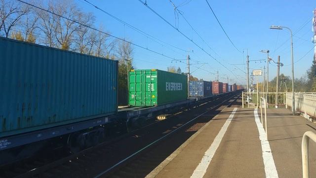 Электровоз ВЛ10У-716 с контейнерным составом смотреть онлайн