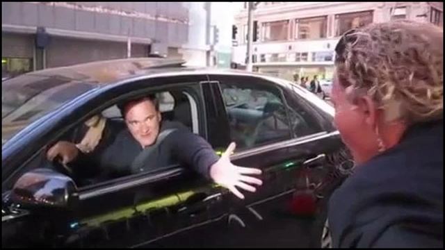 Quentin Tarantino Has To Park His Own Car At 'Machete' Premiere смотреть онлайн