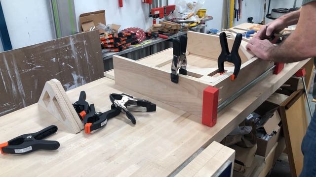 Building a DIY Plywood cabinet with drawers and hardwood edge molding. смотреть онлайн