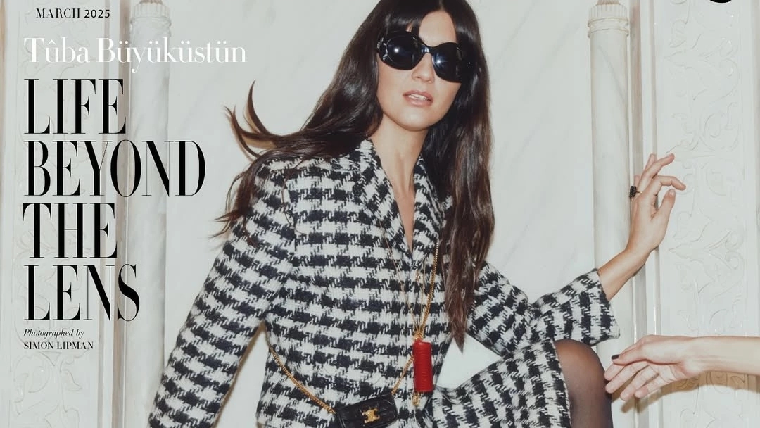 Туба Бюйюкюстюн на неделе моды в Париже и на обложке арабского журнала смотреть онлайн