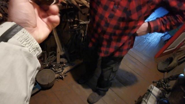 Редкая и красивая вещь! Как точили бритвы в прошлом веке? смотреть онлайн