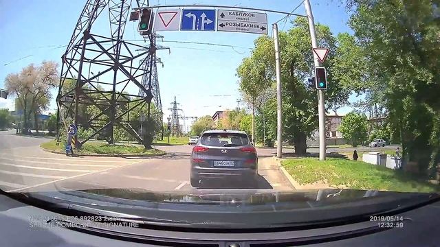 14.05.2019 Алматы Утепова Розыбакиева нарушение знаков 0516 02 смотреть онлайн