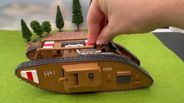 Cobi Mark V (male) Set 2984 - Review