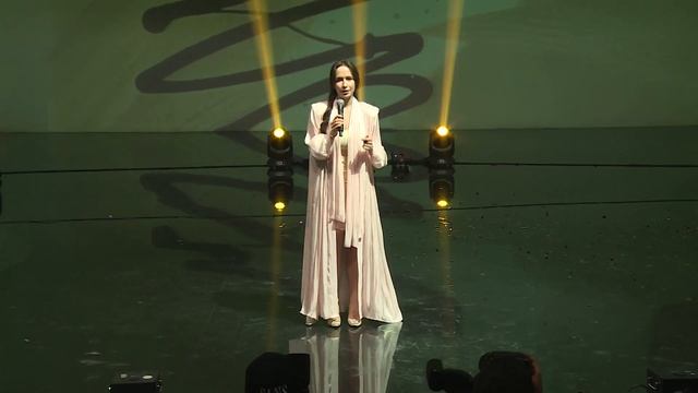 Презентация на "Emerging Art Icons 2023" by Magzoid Magazine смотреть онлайн