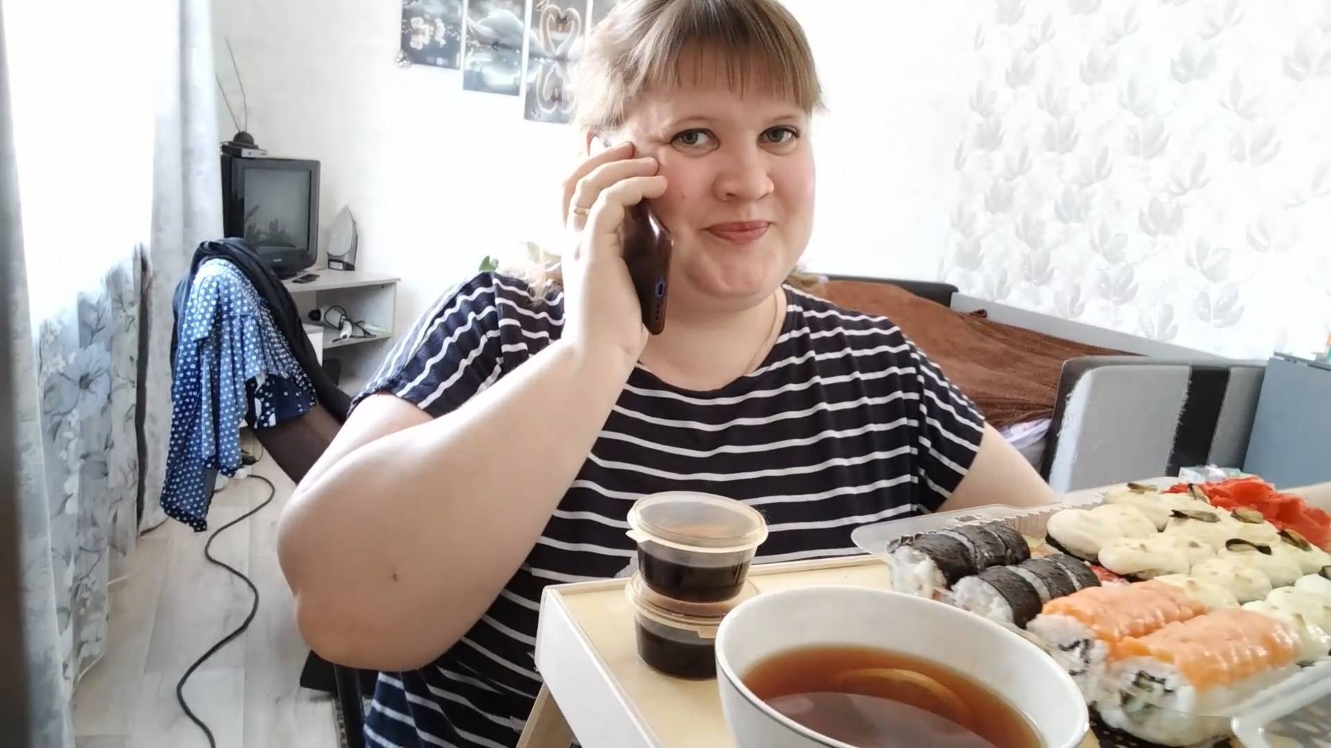 ПРОСТАЯ ЖИЗНЬ 45 //ОТМЕТИЛА 8 МАРТА //МУКБАНГ И РОЛЛЫ //МУКБАНГ В РОССИИ// ЕДА НА КАМЕРУ смотреть онлайн