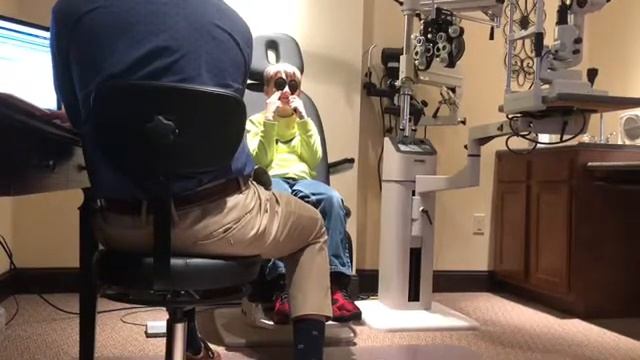 Does Malaikhii need glasses? смотреть онлайн