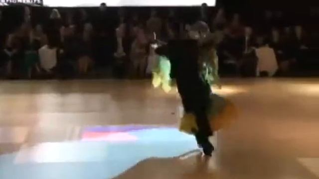 Domenico Soale & Gioia Ceresoli Quickstep - 2010 Professional Show смотреть онлайн