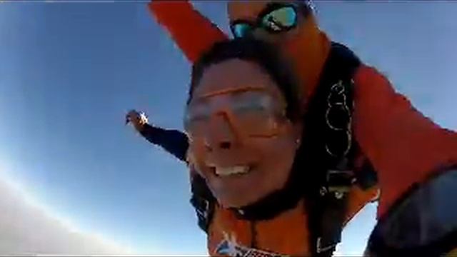 Salto de Paraquedas da Rita P na Queda Livre Paraquedismo 20 07 2014