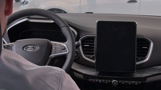 LADA Aura: стиль и технологии