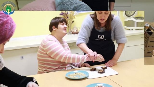 Смачні тістечка без випічки на кулінарному занятті від молоді ТОЦКР