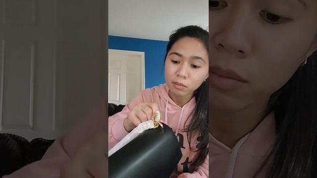 Michael kor Lita Medium Leather Crossbody Bag in black смотреть онлайн