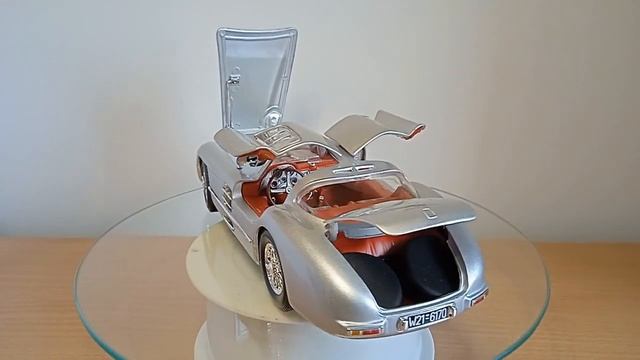 Mercedes Benz 300 SLR Uhlenhaut Coupe Maisto 1:18 смотреть онлайн