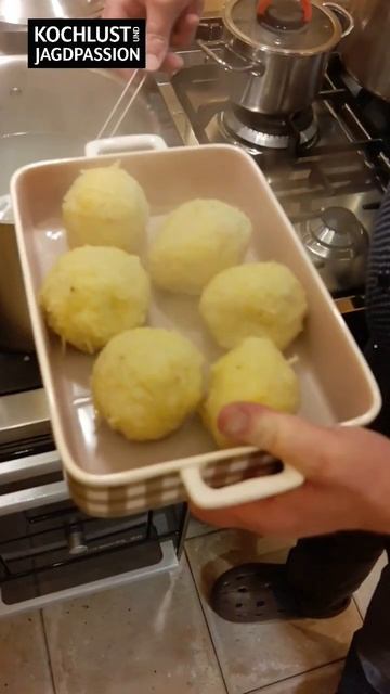 Bämm! Taataa! Die Klöße à La Tante Helga Sind Wieder Mal Perfekt Gelungen!