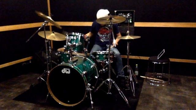 LED ZEPPELIN (The Rover /Trampled Under Foot /The Wanton Song)drum cover t.noji смотреть онлайн